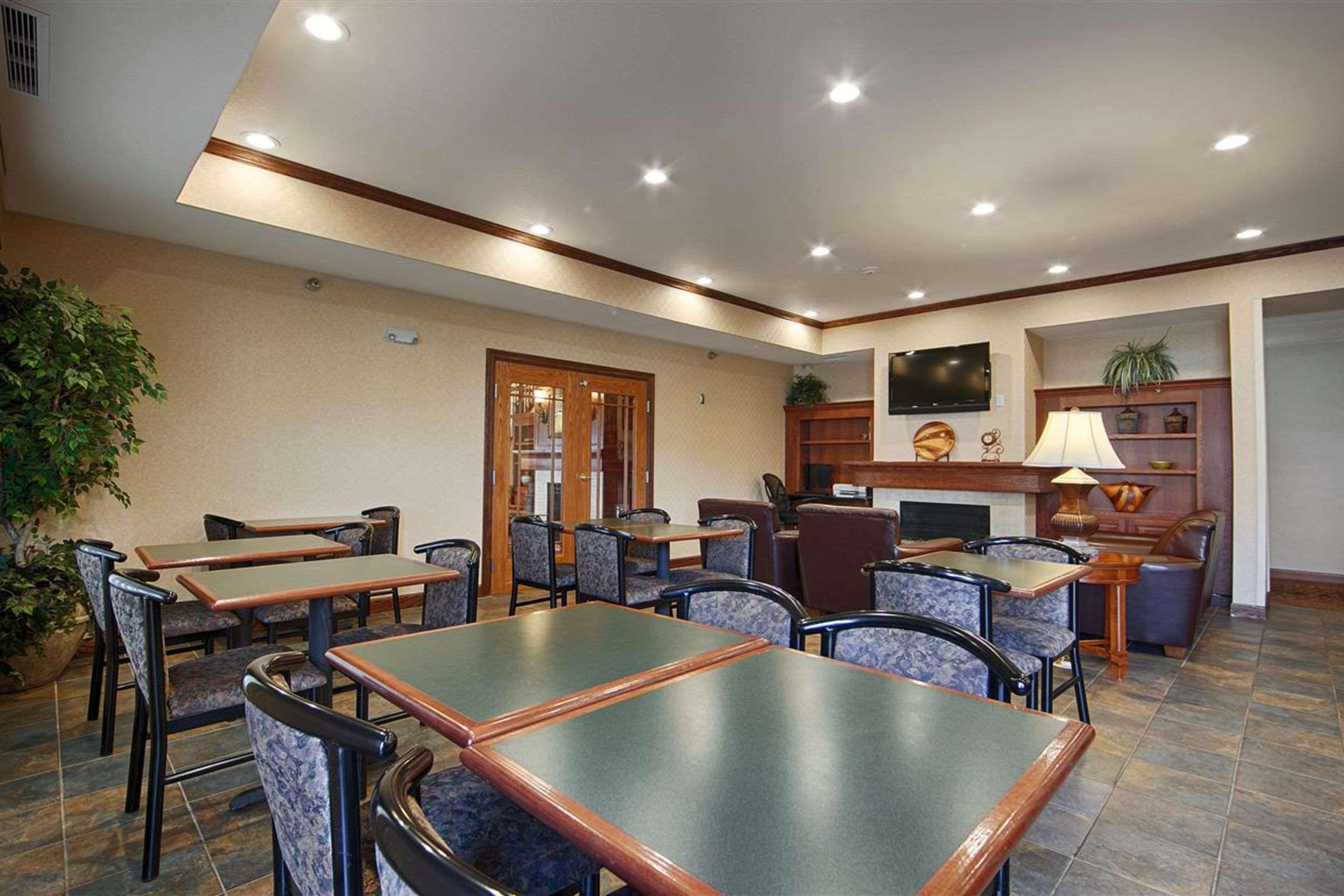 Heritage Hotel And Suites Dickinson Buitenkant foto