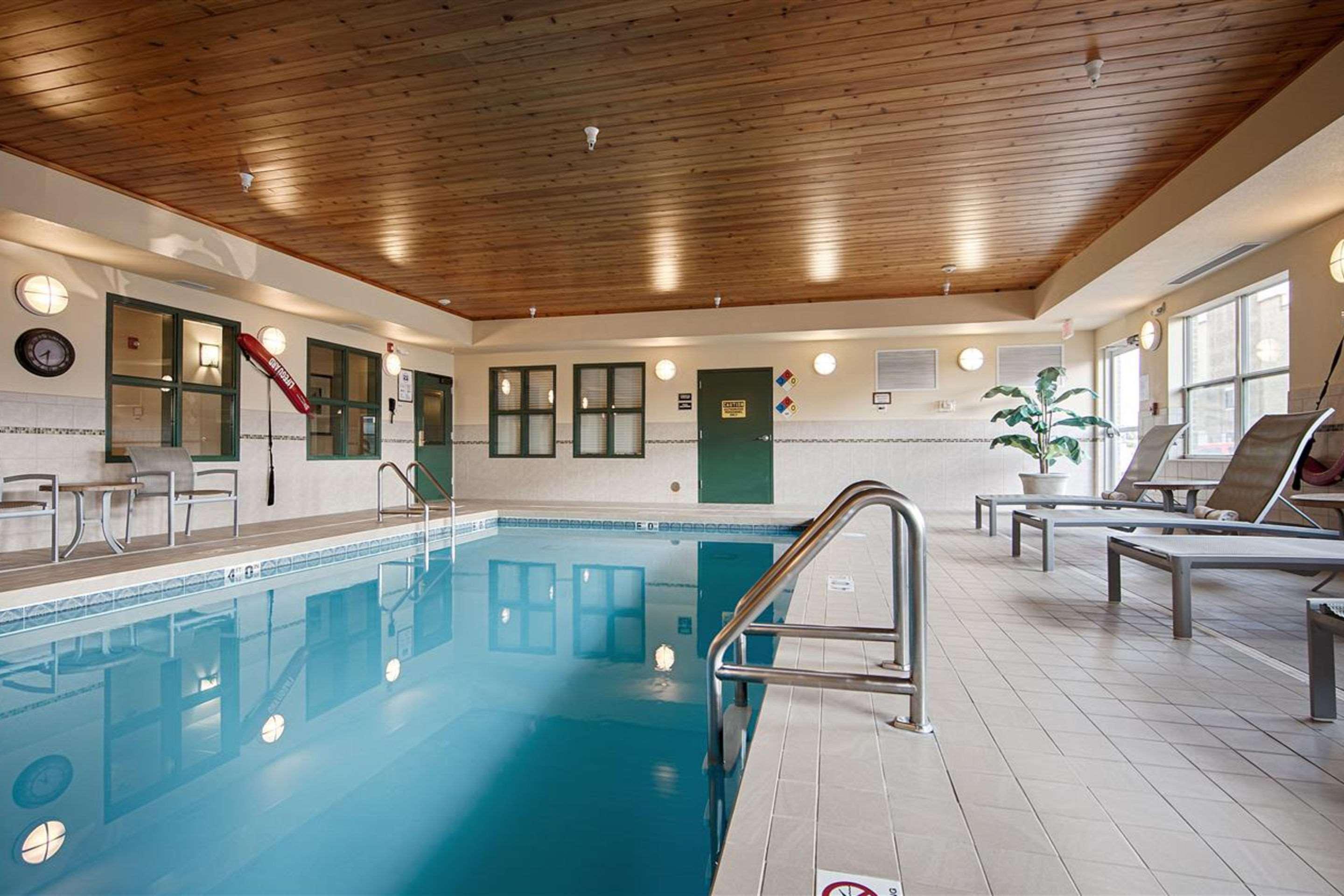 Heritage Hotel And Suites Dickinson Buitenkant foto