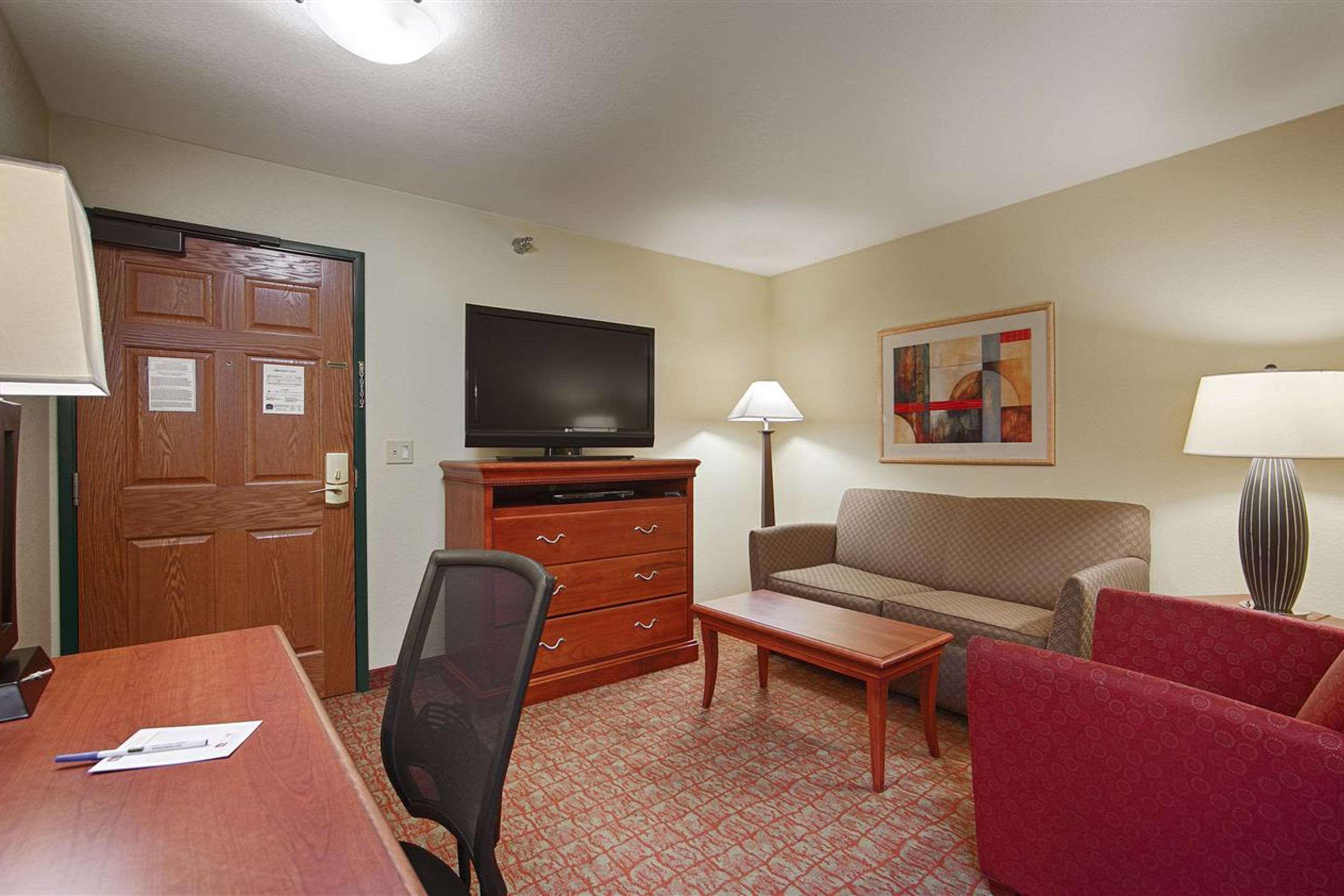 Heritage Hotel And Suites Dickinson Buitenkant foto