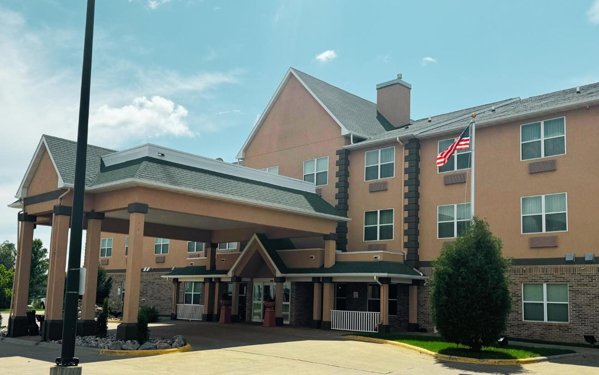 Heritage Hotel And Suites Dickinson Buitenkant foto