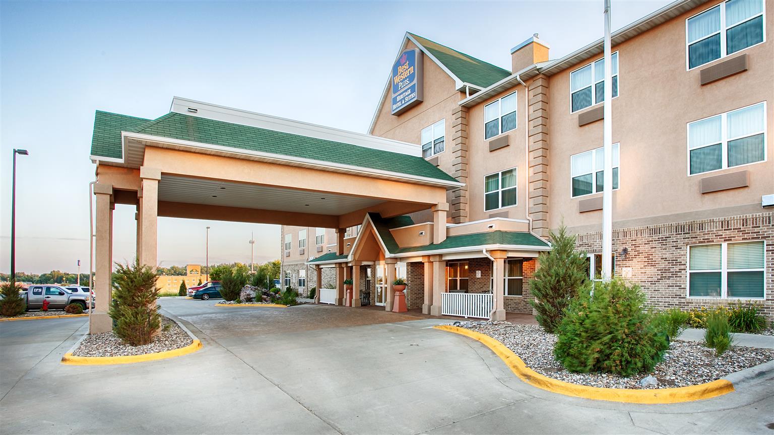 Heritage Hotel And Suites Dickinson Buitenkant foto